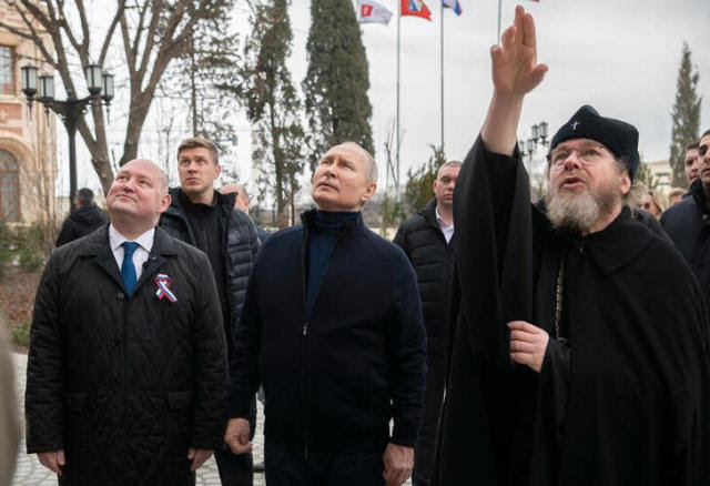 Setelah Krimea, Putin Kunjungi Mariupol