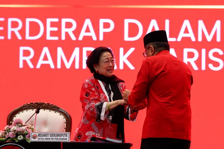 PDIP DI TANGAN MEGAWATI KINI RANGKAP JABATAN SEKJEN