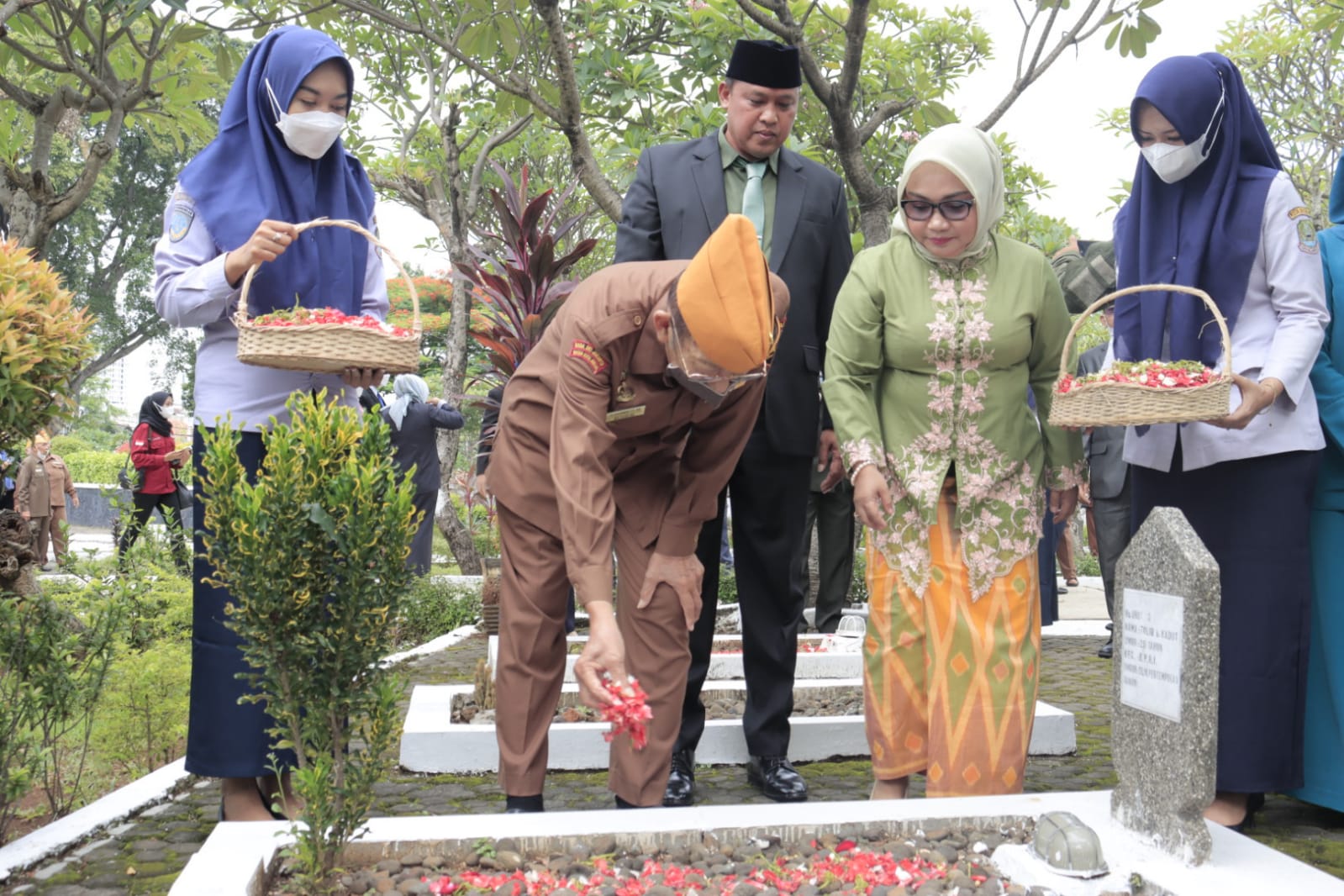 Pemerintah Kota Bekasi Memperingati Hari Pahlawan : Pahlawanku Teladanku