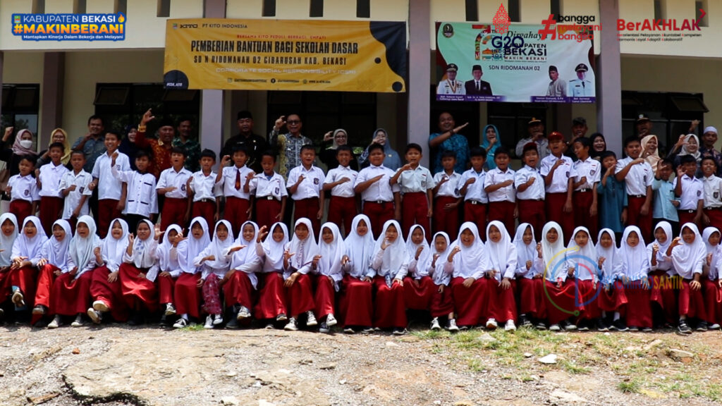 Siswa SDN Ridomanah 02 Terima Bantuan CSR Komputer dan Perlengkapan Sekolah
