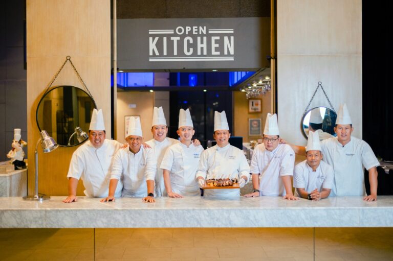 Para Chef dari Archipelago International Hotel untuk Archipelago Food Festival di Harper Cikarang