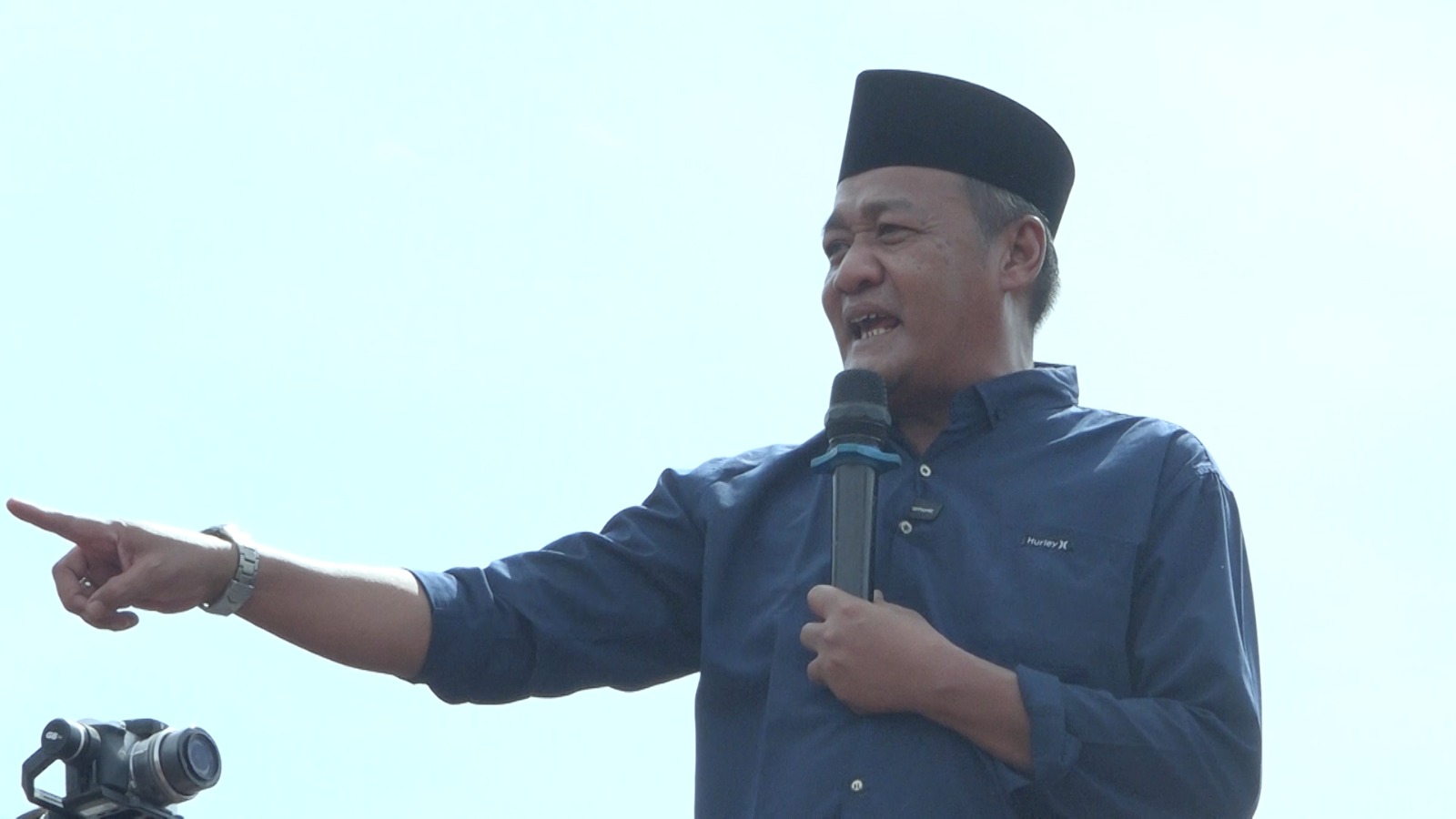 Obon Tabroni: Perjalanan Politik Dari Bekasi ke Senayan