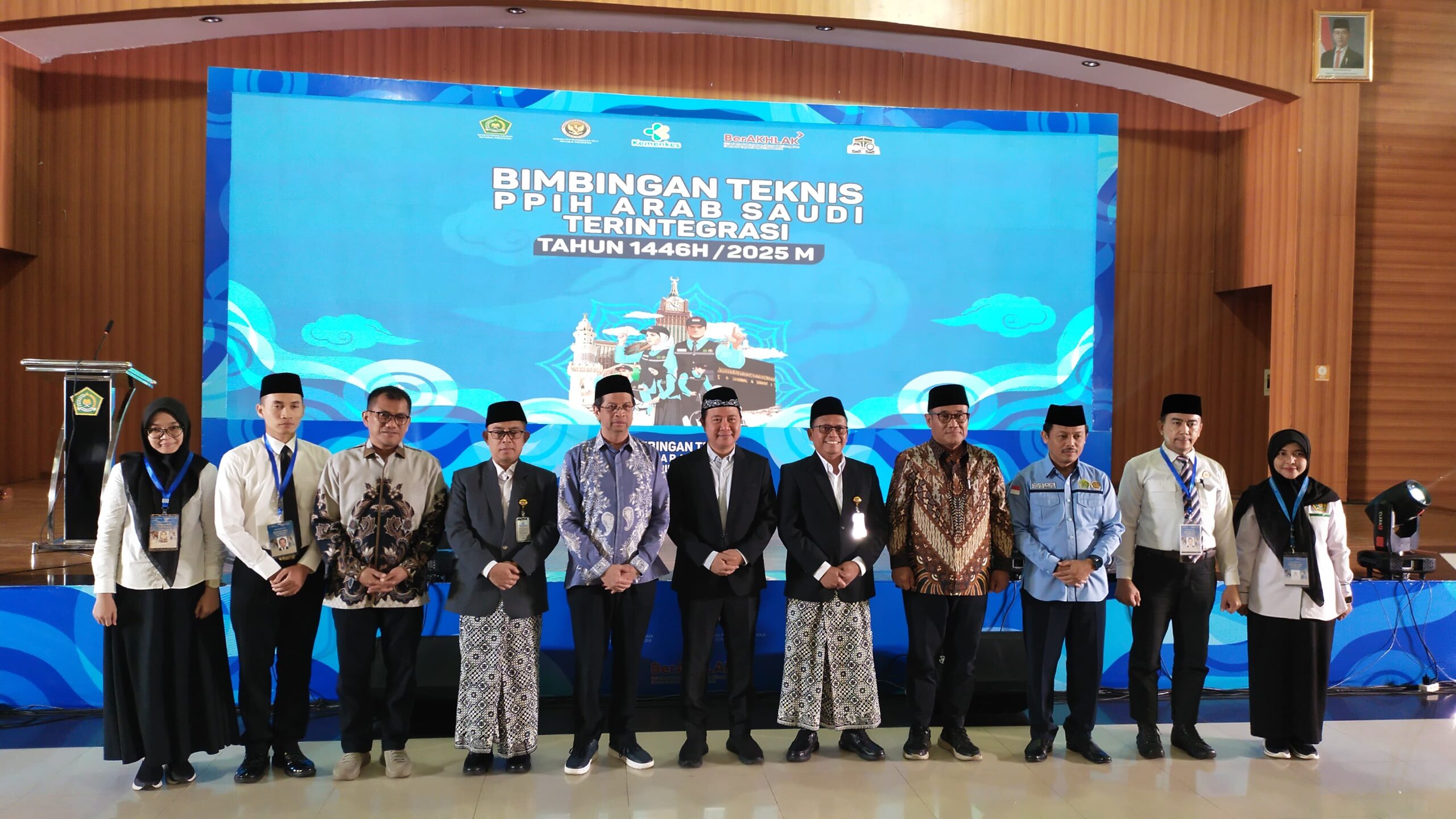 WAJIB TAHU! 506 Petugas Haji Siap Kawal Jamaah Indonesia di Tanah Suci, Ini Persiapan Mereka!