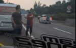 Baru Tahu! Sopir Layanan Ekspedisi Bisa Bawa Pistol di Mobil?