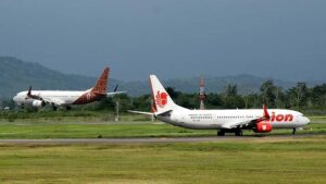 PENUMPANG LION AIR TERIAK B*OM, LION AIR BATAL TERBANG?