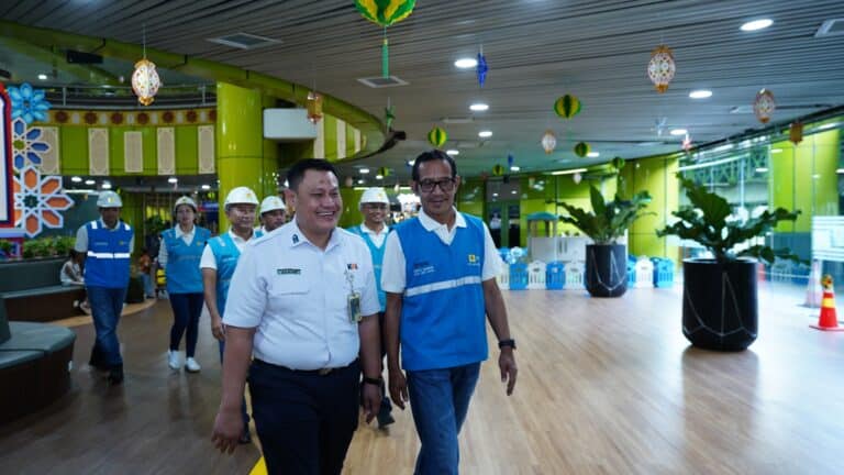 Pastikan Mudik Nyaman, PLN Pantau Langsung Pasokan Listrik di Stasiun Gambir