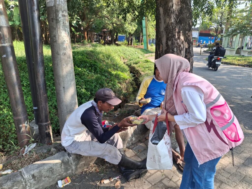 Cahaya Muharram, PLN Cikarang Tebar 3.115 Paket Sarapan dan Perkuat Energi Kebaikan bagi Masyarakat
