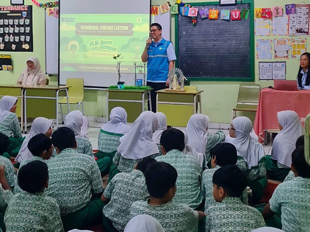PLN Tanamkan Budaya Hemat Energi Sejak Dini, Siswa SDIT Al Muhajirin Diajak Jadi Generasi Peduli Listrik