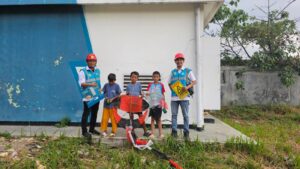 PLN Cikarang Imbau Masyarakat Jaga Jarak Aman 3 Meter dan Hindari Aktivitas Berisiko Dekat Jaringan Listrik
