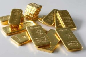 Harga Emas Antam Naik Rp15 Ribu, Tembus Rp2,616 Juta per Gram