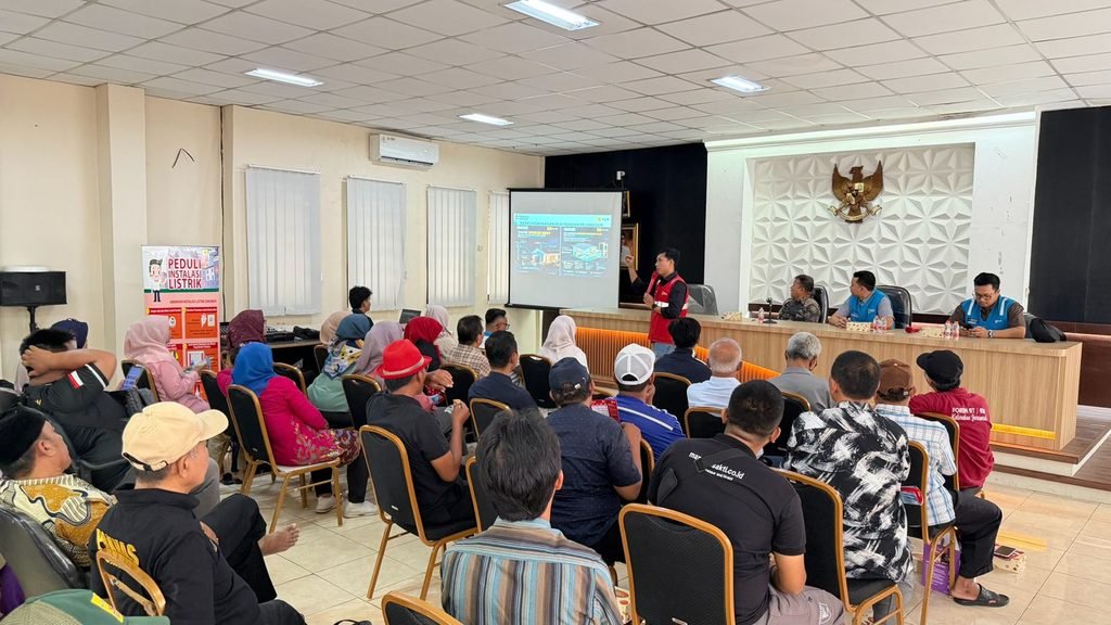 Jelang Hari Pelanggan Nasional, PLN Edukasi Warga Jurumudi tentang Keselamatan Listrik dan Promo Tambah Daya