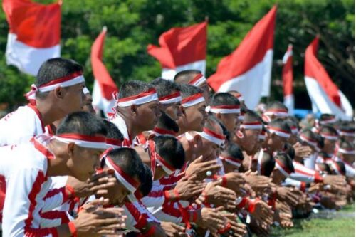 Jelang HUT RI, MUI Tegaskan Fatwa Haram Pria Gunakan Pakaian Perempuan di Karnaval