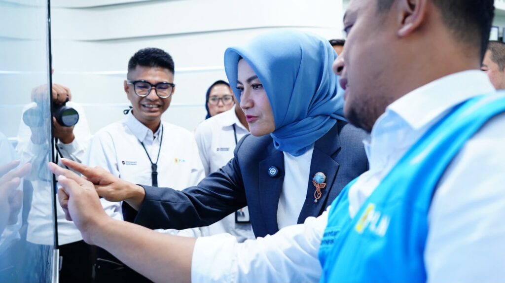 Staf Khusus Wapres RI Apresiasi Transformasi Layanan PLN Saat Kunjungi UP2D Jakarta dan Contact Center PLN 123