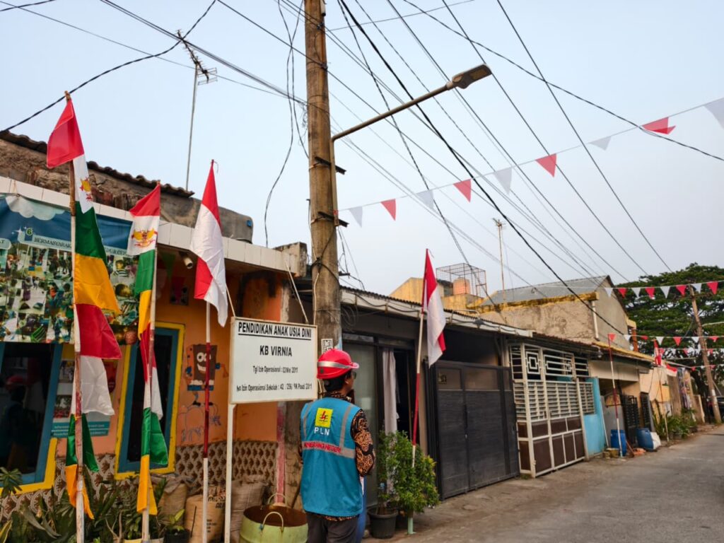 Semarak HUT ke-81 RI, PLN Cikarang Ajak Warga Aman Pasang Bendera dan Umbul-Umbul
