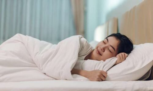 7 Makanan yang Bisa Mengganggu Tidur Nyenyak, Sebaiknya Dibatasi Malam Hari