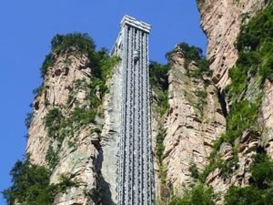 Lift Setinggi 288 Meter di China, Naik ke Puncak Tebing dalam Hitungan Menit