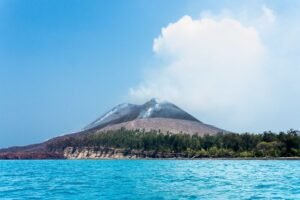 Gunung Anak Krakatau Erupsi Lagi pada Selasa Pagi