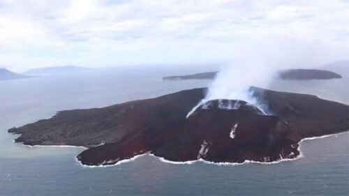 Status Anak Krakatau Turun Level, Bukan Berarti Erupsi Berhenti