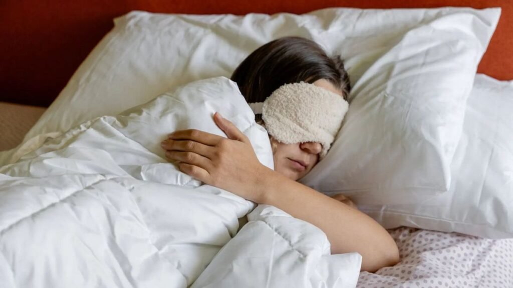 Tidur Seharian di Weekend untuk Balas Dendam? Ini Dampaknya di Hari Senintidur berlebihan