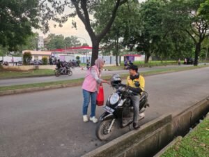 600 Paket Sarapan Dibagikan, PLN Cikarang Tebar Kepedulian di Hari Listrik Nasional ke-81
