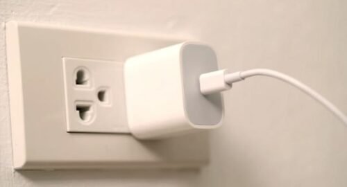 Charger HP Bisa Picu Kebakaran meski Tak Dipakai, Ini Alasan Harus Dicabut