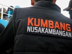 Momen Pemindahan Narapidana ke Nusakambangan dengan Pengawalan Super Ketat