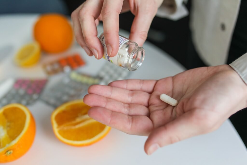 Saat Sakit, Apa Perlu Mengonsumsi Vitamin C? Ini Penjelasannya