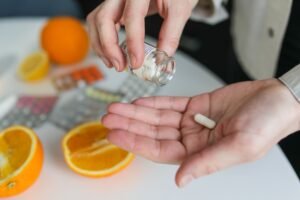 Saat Sakit, Apa Perlu Mengonsumsi Vitamin C? Ini Penjelasannya